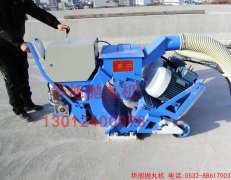 客戶在高架橋上使用橋梁路面拋丸機施工