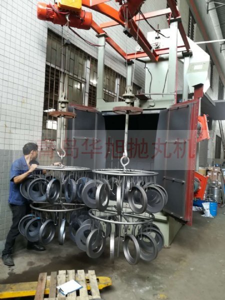 吊掛式拋丸機(jī)清理工件